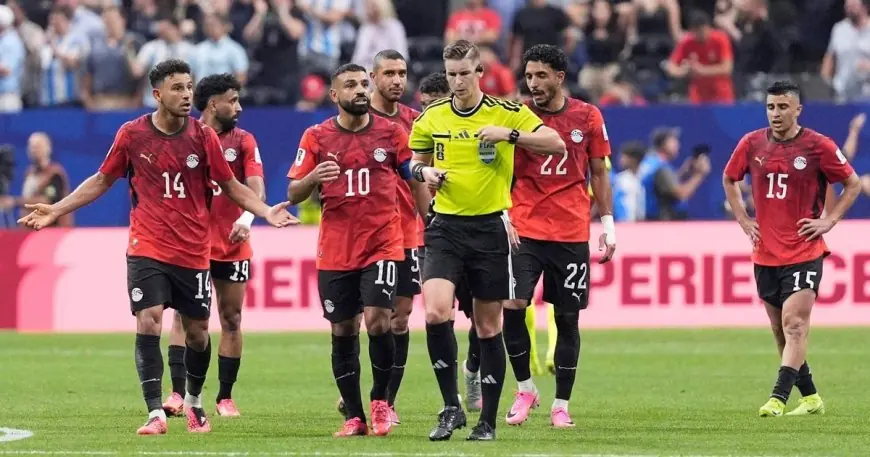 محمد أبو تريكة: مصر تواجه ميسي والفيفا والتحكيم وسط اتهامات بالظلم