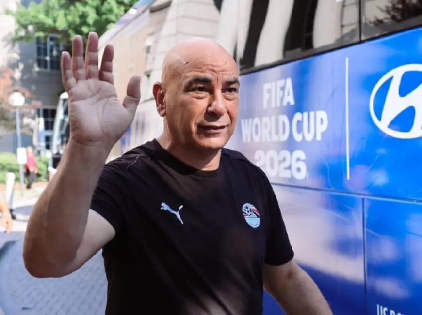 منتخب مصر يستعد لمواجهة الأرجنتين في كأس العالم بتحركه نحو الملعب المرتقب