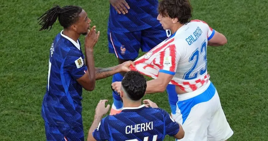 فيفا يثبت البطاقة الصفراء ضد أوليس في مباراة فرنسا وباراغواي