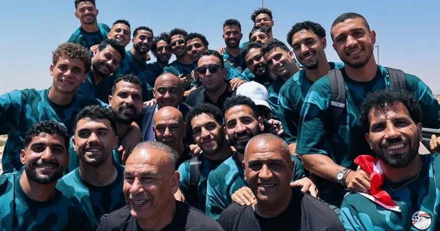 الرئيس المصري يكرم لاعبي المنتخب بكأس الجدارة وأوسمة شرفية مميزة