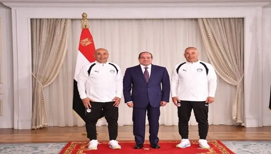 حسام حسن يشارك صورة له مع الرئيس السيسي بعد تكريم منتخب مصر