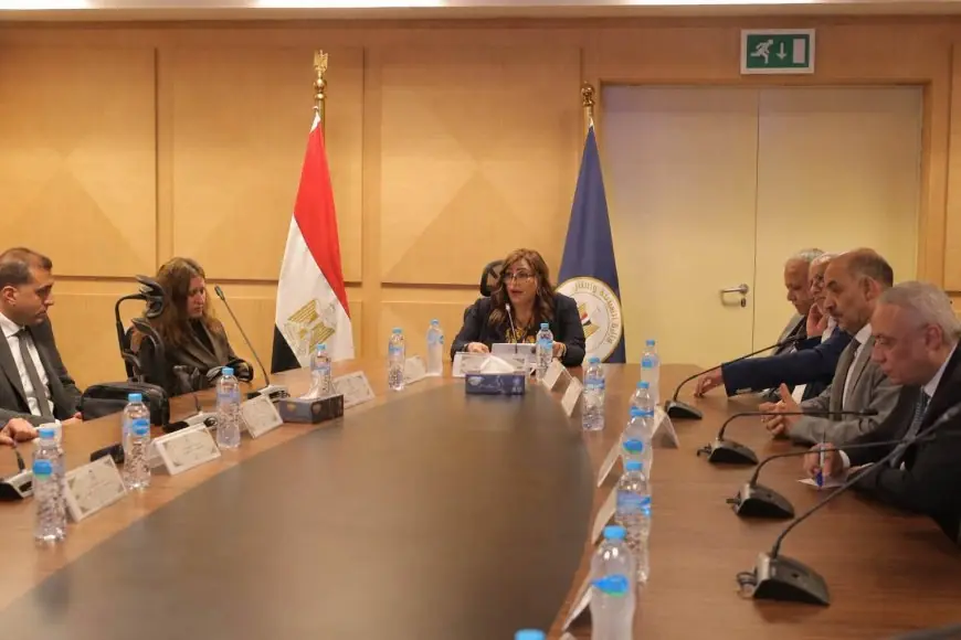 وزارة السياحة تستعد لكشف ضوابط موسم العمرة الجديد بعد مناقشات موسعة