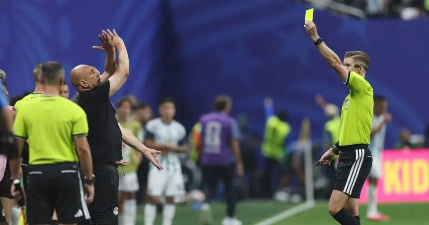 فيفا يترقب اختتام كأس العالم لاتخاذ إجراءات ضد منتقدي التحكيم