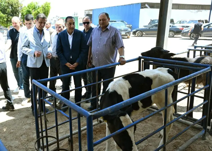 رئيس الوزراء يزور محطة الإنتاج الحيواني وتصنيع الألبان ويطلع على إنجازات وزارة الزراعة