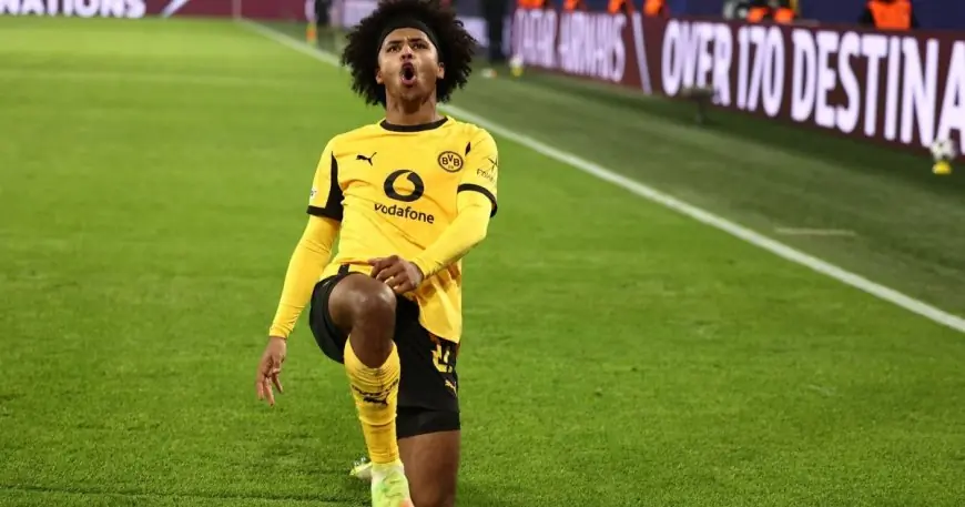 أديمي يصل برشلونة بحماس عارم لتحقيق حلم الطفولة الخلاب