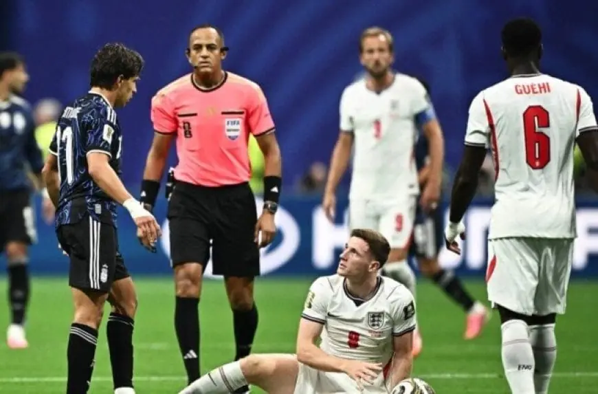 كين يهاجم حكم مباراة إنجلترا والأرجنتين في كأس العالم: أطلق العنان للتدخلات العنيفة منذ البداية.