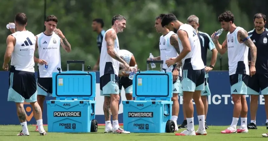 فيفا يكشف أسرار 17 دقيقة مثيرة بين شوطي نهائي كأس العالم