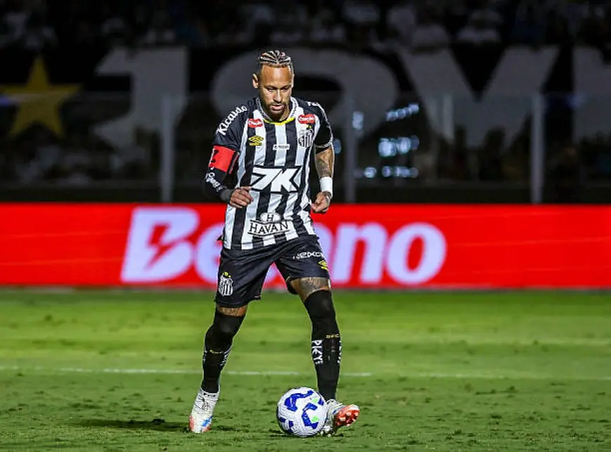 نيمار يعود إلى تدريبات سانتوس متجاهلاً شائعات الاعتزال الدولي