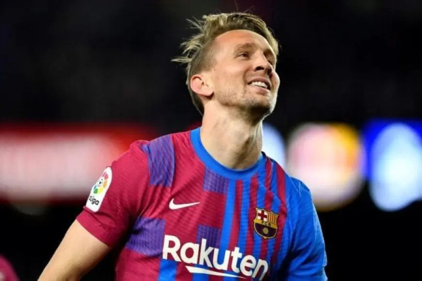 برشلونة ينتظر تعويضًا من فيفا بعد إصابة دي يونج في كأس العالم