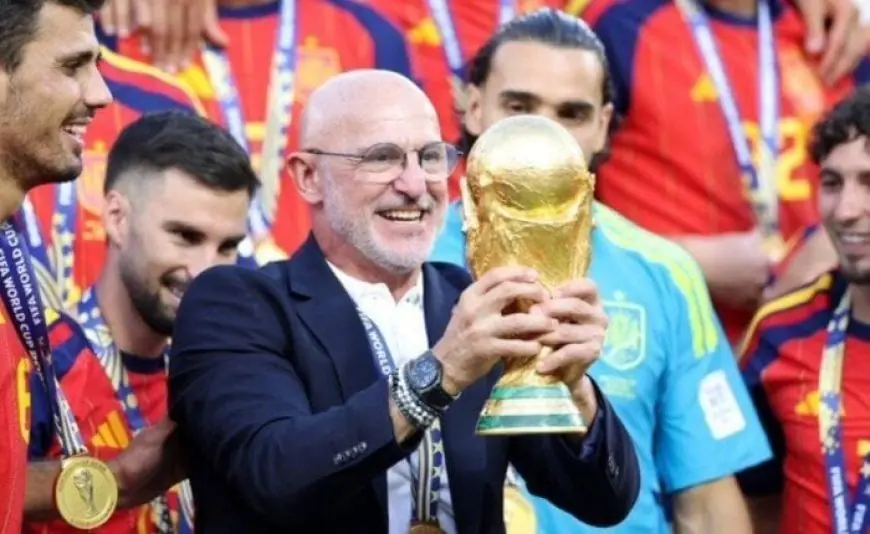 دي لا فوينتي بعد فوز إسبانيا بكأس العالم: أشعر بالفخر تجاه هذا الجيل.. وكان ينبغي علينا إنهاء المباراة في وقت مبكر.