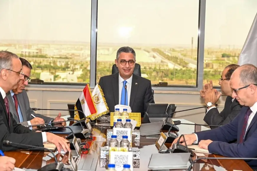 وزير التموين يعزز التعاون مع المصرية للاتصالات في مشروعات التحول الرقمي