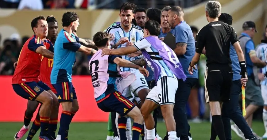 فيفا يعلن تحقيق عاجل ضد الأرجنتين بسبب فوضى نهائي كأس العالم