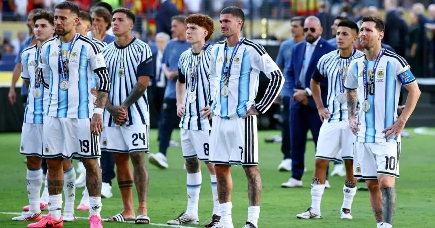 أزمة أخلاقية في نهائي كأس العالم: أولمو يوجه انتقادات حادة للاعبي الأرجنتين