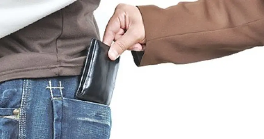 ما هو الحكم الشرعي للسرقة المرضية في الإسلام وكيف يمكن للأسرة المساهمة في العلاج