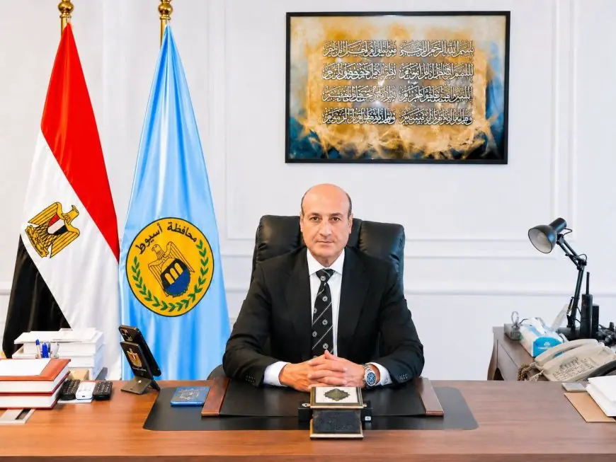 محافظ أسيوط يعلن تعديل مواعيد ورديات النظافة لحماية العمال من الموجة الحارة في المراكز والأحياء