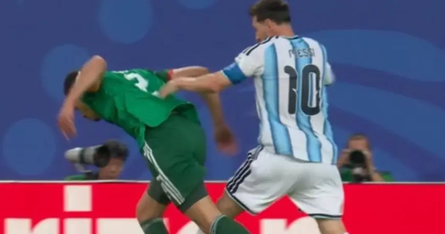 اكتشف السر وراء نجاة ميسي من الطرد في مواجهة الجزائر مع ماندي