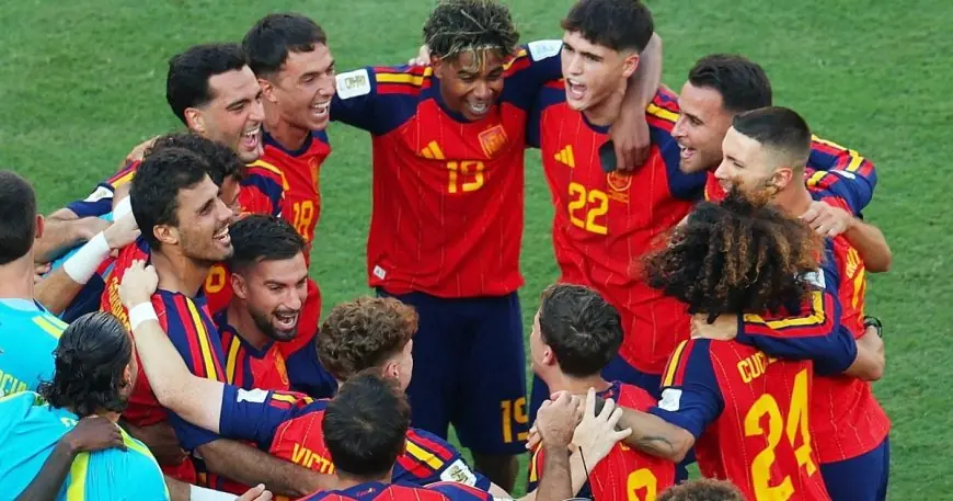 ابن دي لا فوينتي يروي تفاصيل مثيرة عن ليلة تتويج إسبانيا بكأس العالم