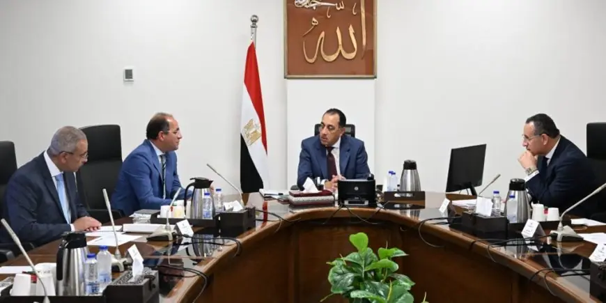 رئيس الوزراء يناقش تعزيز حوافز أعضاء هيئة التدريس بالجامعات والمراكز البحثية