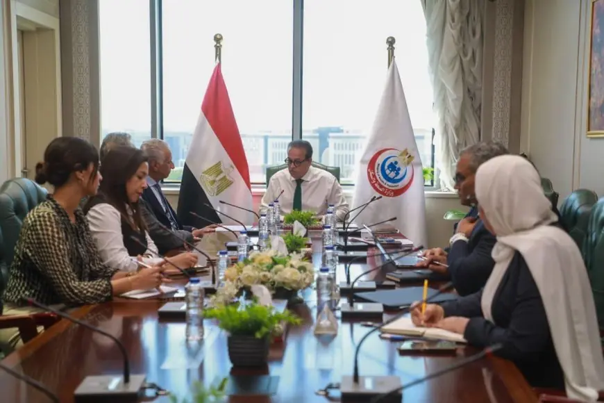 وزير الصحة يجتمع مع تكنويڤ وميدبوت لتعزيز استخدام الروبوتات الجراحية في مصر