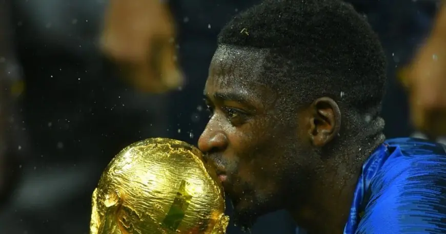 النجم الفرنسي يحقق 54 ألف دولار من بيع كأس العالم