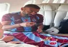 جماهير طرابزون سبور تتجمع في مطار إسطنبول لاستقبال محمد صلاح «فيديو»