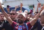 استقبال جماهيري حافل لمحمد صلاح في إسطنبول قبل انتقاله لطرابزون سبور