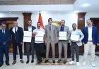 وزير الرياضة يكرّم أبطال الإنقاذ والعاملين بحمام السباحة الأولمبي في مركز التنمية الشبابية والرياضية بالجزيرة