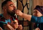 سيدة تُعلن عن محمد صلاح في تركيا: «يشبه ابني ويبتسم طوال الوقت وأرغب في رؤية زوجته»