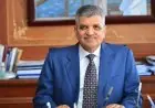 الرئيس يمدد ولاية أسامة ربيع كرئيس لهيئة قناة السويس لعام إضافي