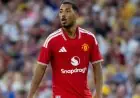 يوري تيليمانس يقدم اعتذاره لمحبي أستون فيلا بعد تصريحاته حول مانشستر يونايتد