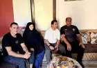 زيارة مؤثرة لعصام الحضري إلى والدة الأسطورة محمد عبد الوهاب في الفيوم