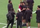 لم شمل في “كامب نو”.. حمزة عبد الكريم يستقبل لاعبي الأهلي قبل مواجهة برشلونة «صور»