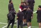 الأهلي يستعد لمواجهة برشلونة في كأس خوان جامبر بوصوله إلى ملعب كامب نو
