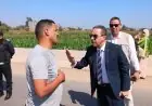 محافظ المنوفية يوقف ميكروباص مخالف للسير ويعنف السائق ويطلب سحب الرخصة