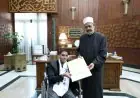 شيخ الأزهر يكرم أوائل الثانوية الأزهرية بمكافأة مالية ورحلة عمرة تقديرًا لتفوقهم