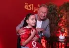 محمود الخطيب يلتقي بالطفلة «مودة محمد» ويهديها قميص النادي الأهلي