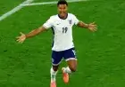 وصول واتكينز إلى الرياض استعداداً لانضمامه إلى الهلال