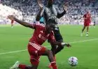 كاراغر يحث ليفربول على التعاقد مع ظهير جديد والاستغناء عن فريمبونغ