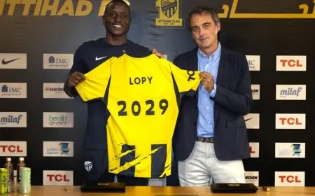الاتحاد يعزز صفوفه بالتعاقد الرسمي مع النجم السنغالي ديون لوبي من ألميريا