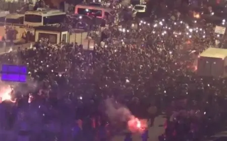 استقبال أسطوري.. محمد صلاح يصل طرابزون وسط حشود جماهيرية كبيرة لإتمام انتقاله رسميًا «فيديو»