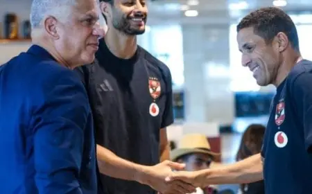 لاعبو الأهلي يتجمعون في مطار القاهرة استعدادًا للتوجه إلى إسبانيا