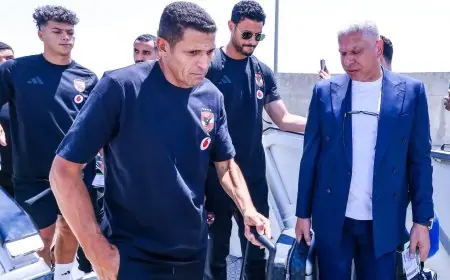 بعثة الأهلي تغادر القاهرة للاستعداد في إسبانيا
