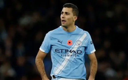هل ينتقل رودري إلى برشلونة بعد اتصال هانزي فليك الجريء