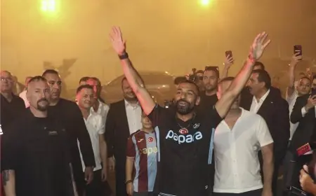 محمد صلاح يوثّق الاستقبال الأسطوري من جماهير طرابزون سبور