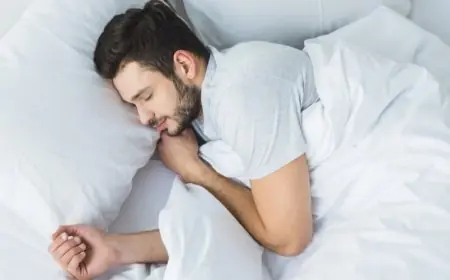 اكتشف فوائد النوم العميق وتجنب استخدام الموبايل قبل النوم لهذه الأسباب