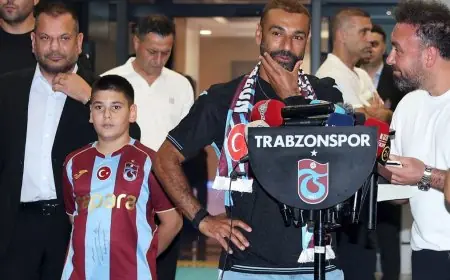 مدرب طرابزون يشيد بمحمد صلاح ويصنفه ضمن أفضل ثلاثة لاعبين عالميًا