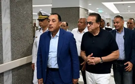 رئيس الوزراء يزور مستشفى رأس الحكمة المركزي لمتابعة أعمال التطوير والارتقاء بالكفاءة