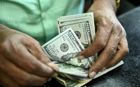 ارتفاع سعر الدولار يتجاوز الـ 50 في ختام التعاملات البنكية اليوم