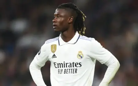 مانشستر يونايتد يستعد لتقديم عرض مفاجئ لضم كامافينجا من ريال مدريد