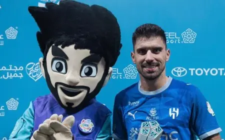 نيفيز يتألق وبنزيما يواجه التحديات في مباراة الهلال والفيصلي